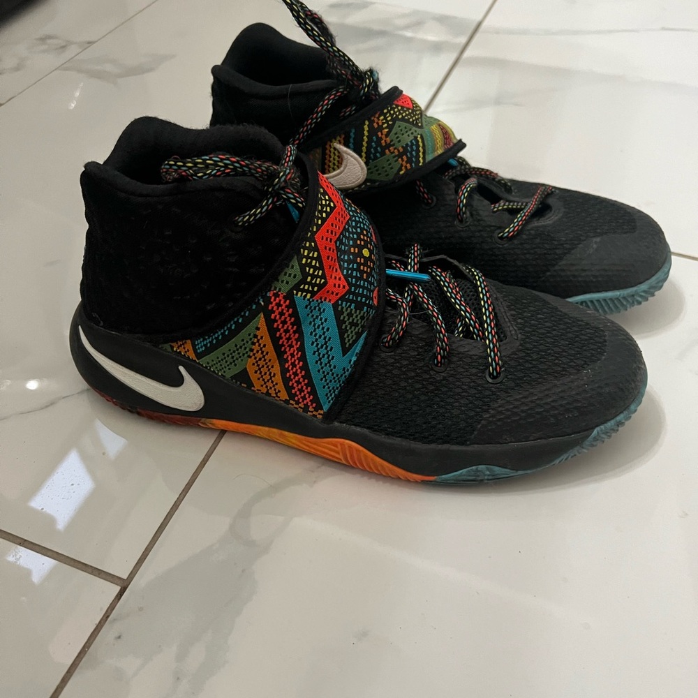 Nike Kyrie Multicolor sneakers